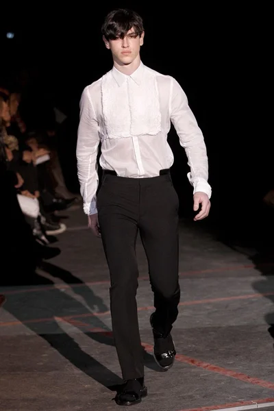 Look 34
